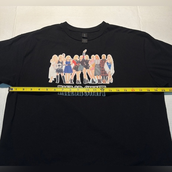 Taylor Swift Crewneck Black Short-Sleeve T-shirt Size Large, Unisex - Picture 4 of 6
